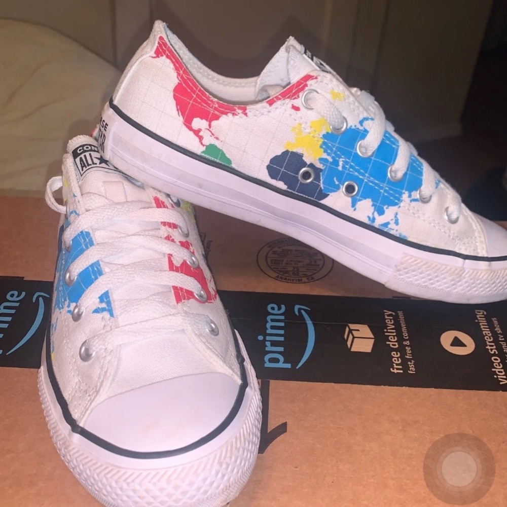 Converse sneakers juniors size 5